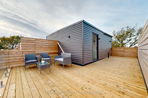 Photo 40 at 4 - 2639 R Dundas Street W, Junction Area, Toronto