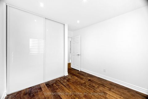 Photo 32 at 20 Blairville Road, Bathurst Manor, Toronto