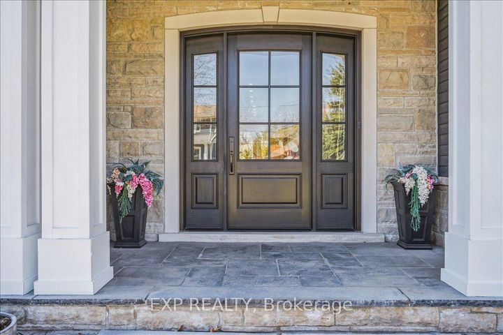 Photo 3 at 528 Wellington Crescent, WO West, Oakville