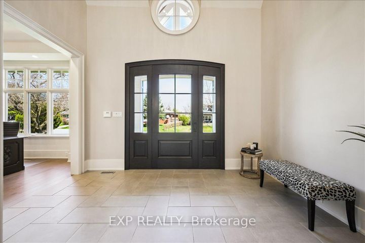 Photo 4 at 528 Wellington Crescent, WO West, Oakville