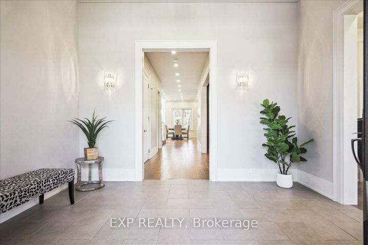 Photo 5 at 528 Wellington Crescent, WO West, Oakville