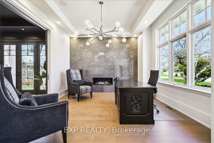 Photo 6 at 528 Wellington Crescent, WO West, Oakville