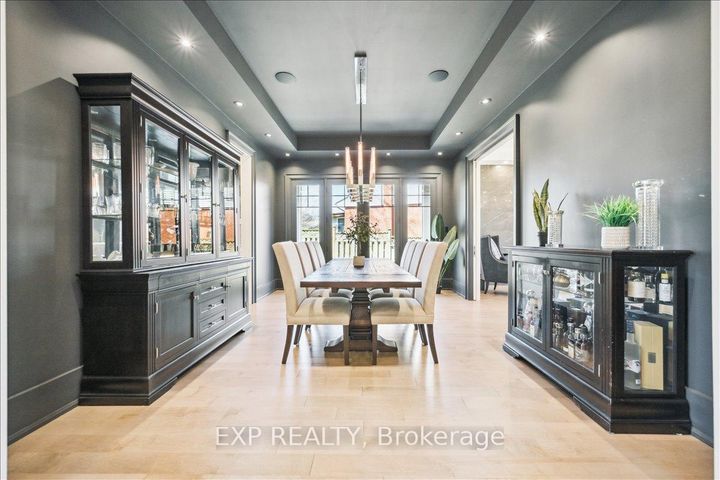 Photo 8 at 528 Wellington Crescent, WO West, Oakville