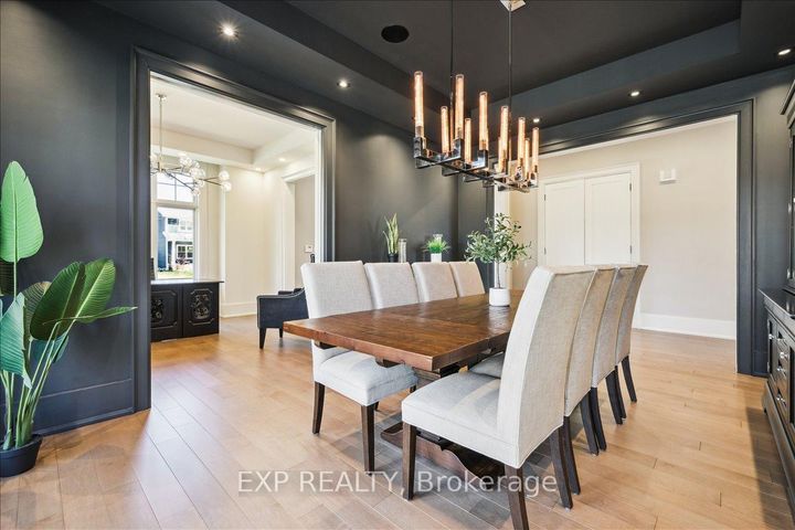 Photo 10 at 528 Wellington Crescent, WO West, Oakville