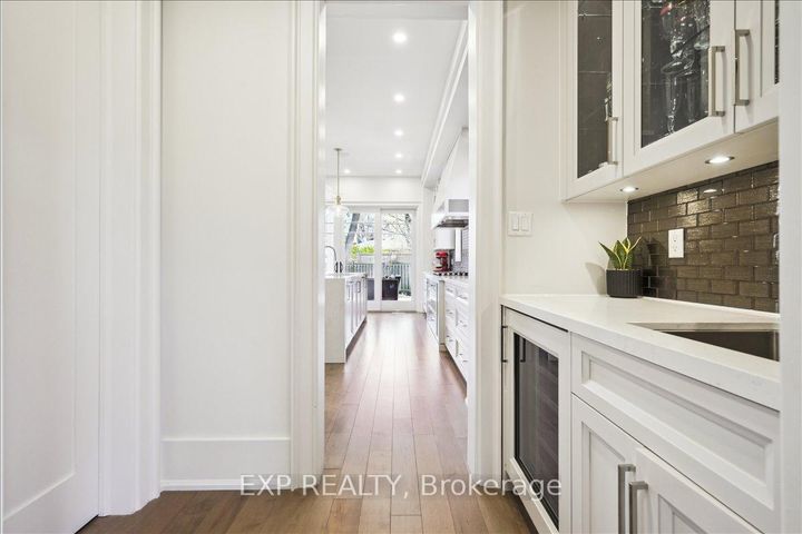 Photo 11 at 528 Wellington Crescent, WO West, Oakville