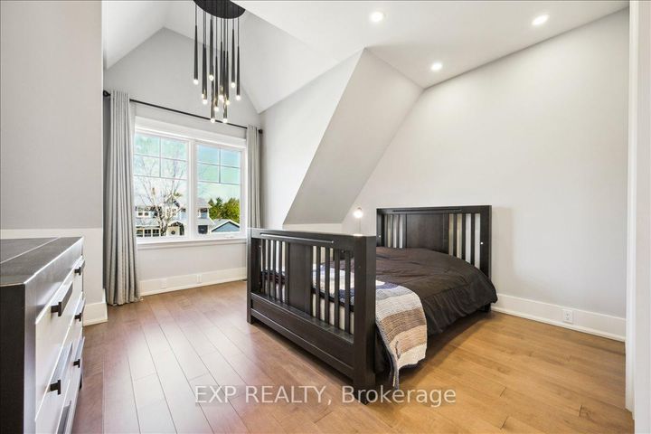 Photo 33 at 528 Wellington Crescent, WO West, Oakville