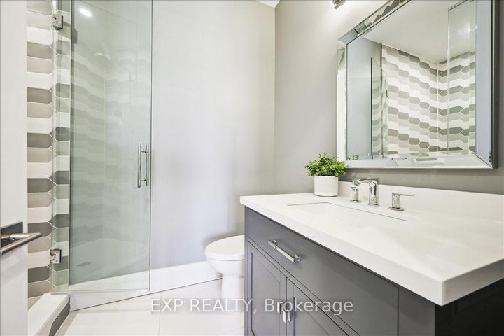 Photo 34 at 528 Wellington Crescent, WO West, Oakville