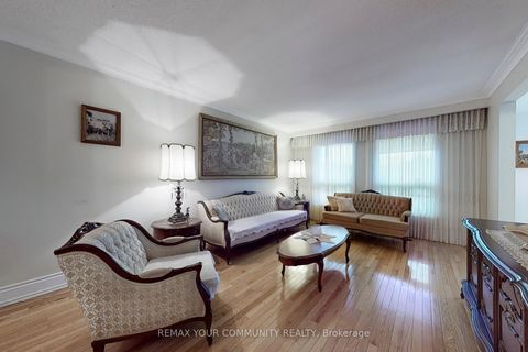 Photo 3 at 37 Marilyn Place, West Woodbridge, Vaughan