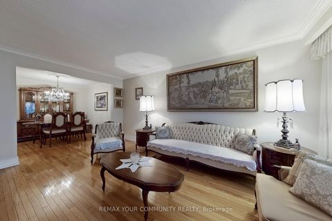 Photo 5 at 37 Marilyn Place, West Woodbridge, Vaughan