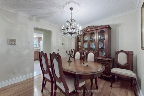 Photo 7 at 37 Marilyn Place, West Woodbridge, Vaughan