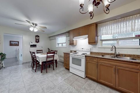 Photo 9 at 37 Marilyn Place, West Woodbridge, Vaughan