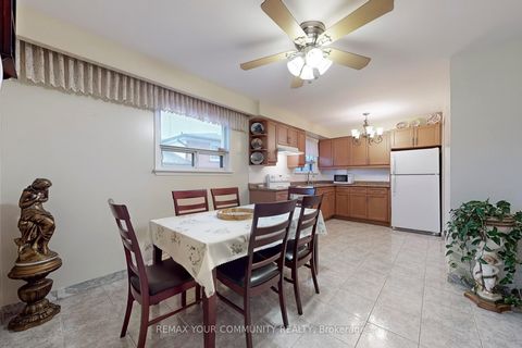 Photo 11 at 37 Marilyn Place, West Woodbridge, Vaughan