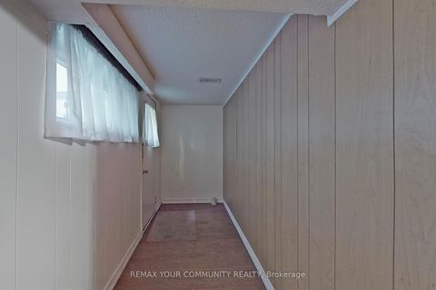 Photo 28 at 37 Marilyn Place, West Woodbridge, Vaughan