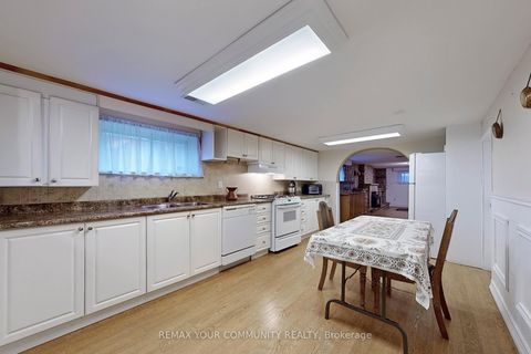 Photo 29 at 37 Marilyn Place, West Woodbridge, Vaughan