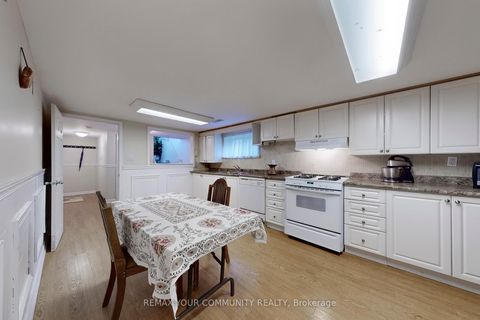 Photo 30 at 37 Marilyn Place, West Woodbridge, Vaughan