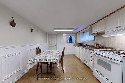 Photo 31 at 37 Marilyn Place, West Woodbridge, Vaughan