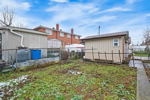 Photo 38 at 37 Marilyn Place, West Woodbridge, Vaughan