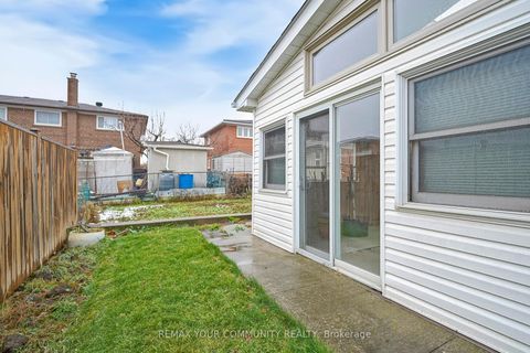 Photo 39 at 37 Marilyn Place, West Woodbridge, Vaughan