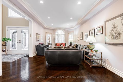 Photo 4 at 221 Pleasant Avenue, Newtonbrook West, Toronto