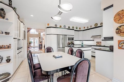 Photo 9 at 221 Pleasant Avenue, Newtonbrook West, Toronto