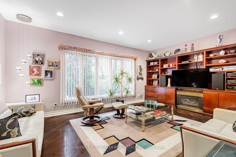 Photo 13 at 221 Pleasant Avenue, Newtonbrook West, Toronto