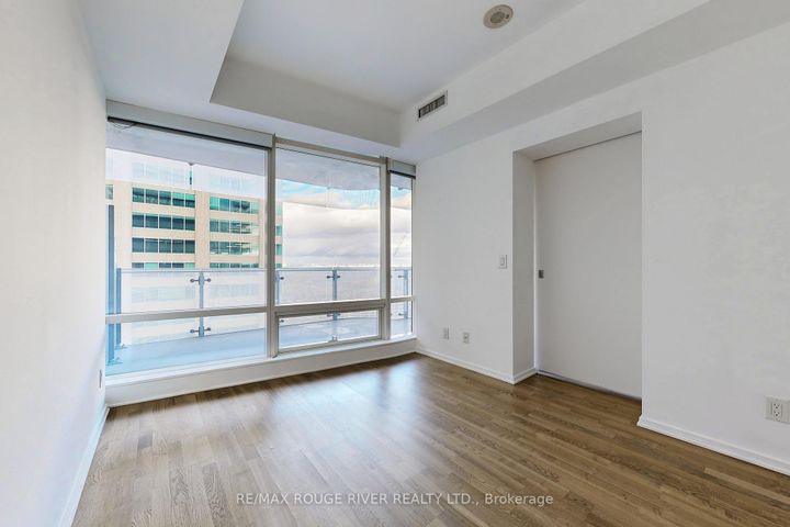 Photo 18 at 3211 - 1 Bloor Street E, Yonge Corridor, Toronto