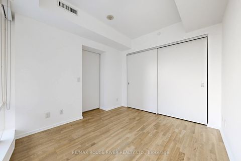 Photo 20 at 3211 - 1 Bloor Street E, Yonge Corridor, Toronto