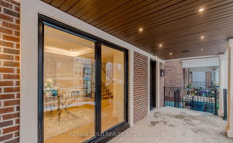 Photo 3 at 786 Euclid Avenue, Annex, Toronto