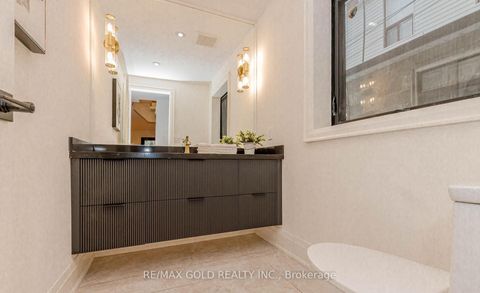 Photo 18 at 786 Euclid Avenue, Annex, Toronto