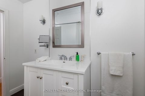 Photo 20 at 27 Paramount Court, Amesbury, Toronto