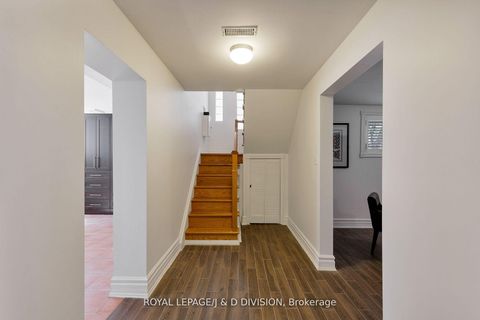 Photo 38 at 27 Paramount Court, Amesbury, Toronto