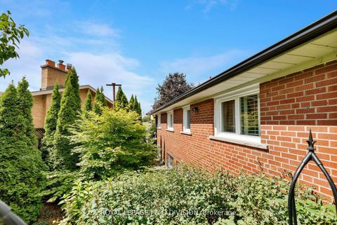 Photo 45 at 27 Paramount Court, Amesbury, Toronto