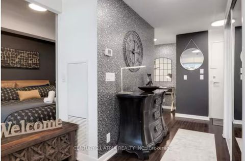 Photo 7 at 512 - 14 York Street, Waterfront Communities C1, Toronto