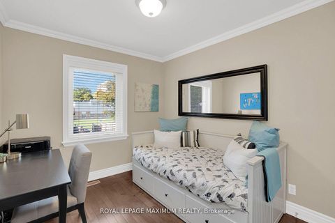 Photo 16 at 572 Northcliffe Boulevard, Oakwood Village, Toronto