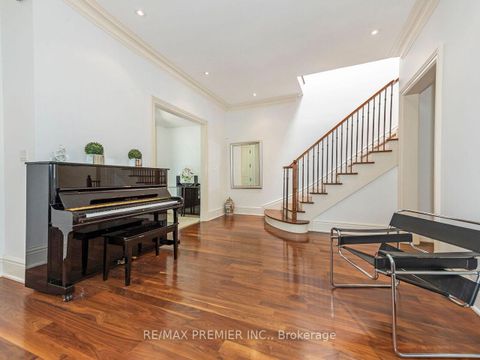 Photo 11 at 35 Yorkdale Crescent, Pelmo Park W5, Toronto
