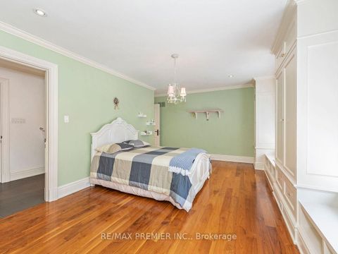 Photo 33 at 35 Yorkdale Crescent, Pelmo Park W5, Toronto