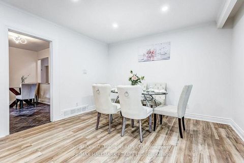 Photo 8 at 51 Aurora Heights Drive, Aurora Heights, Aurora