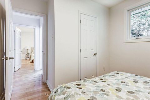 Photo 19 at 51 Aurora Heights Drive, Aurora Heights, Aurora