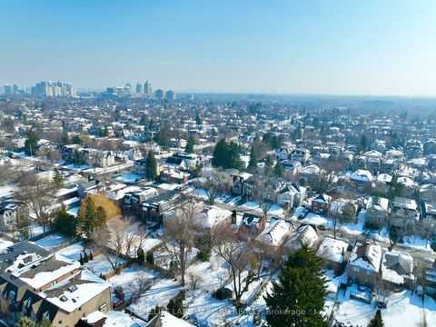 Photo 13 at 152 Parkview Avenue, Willowdale East, Toronto