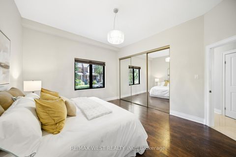 Photo 16 at 192 Pacific Avenue, High Park North, Toronto