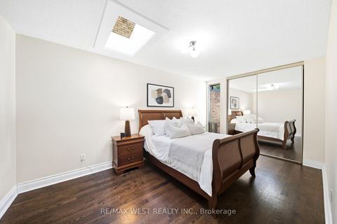 Photo 19 at 192 Pacific Avenue, High Park North, Toronto