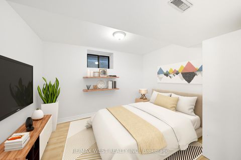 Photo 29 at 192 Pacific Avenue, High Park North, Toronto