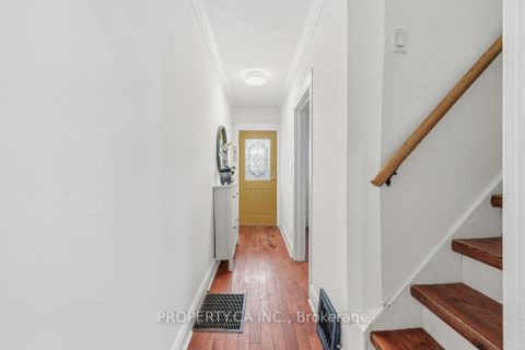 Photo 6 at 146 King Edward Avenue, Lumsden, Toronto