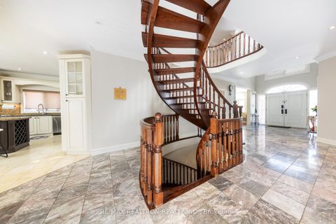 Photo 5 at 25 Clarkhill Street, Newtonbrook West, Toronto