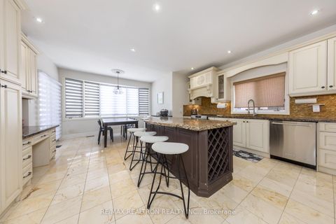 Photo 10 at 25 Clarkhill Street, Newtonbrook West, Toronto