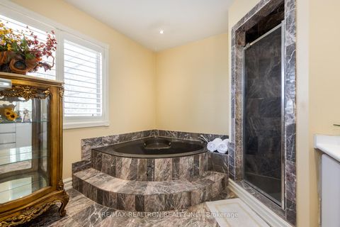 Photo 29 at 25 Clarkhill Street, Newtonbrook West, Toronto