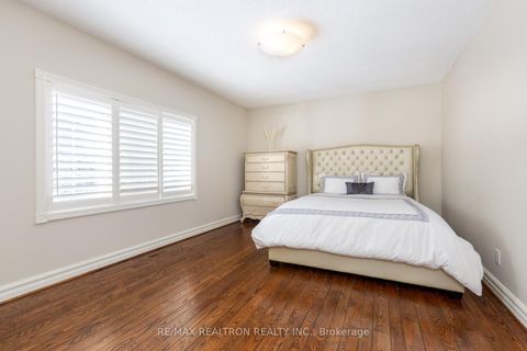 Photo 31 at 25 Clarkhill Street, Newtonbrook West, Toronto