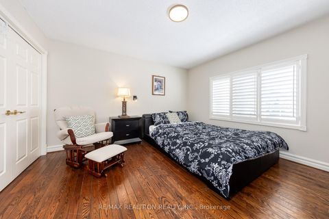 Photo 34 at 25 Clarkhill Street, Newtonbrook West, Toronto