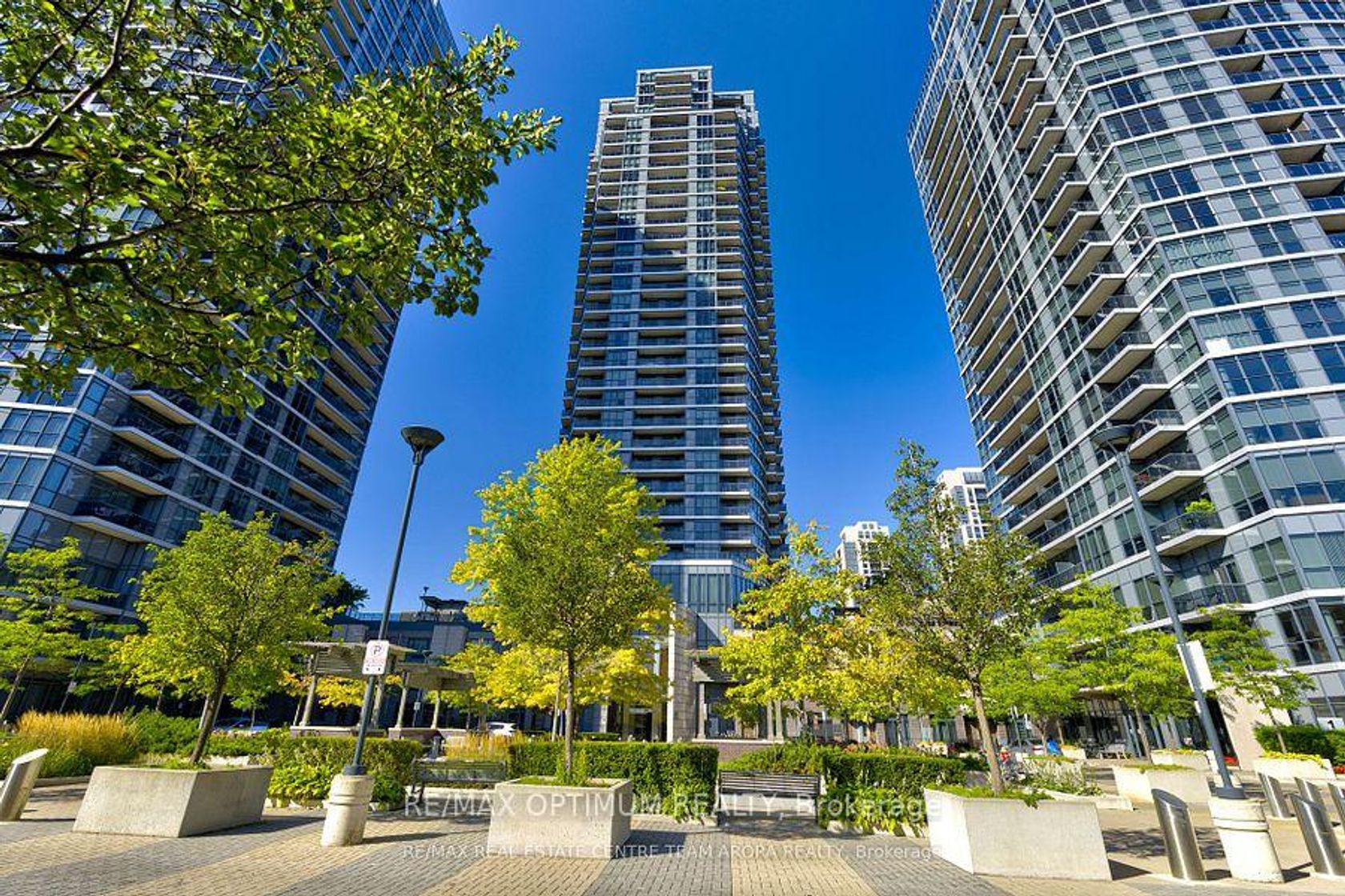 1204 - 5 Valhalla Inn Road, City Centre West, Toronto 