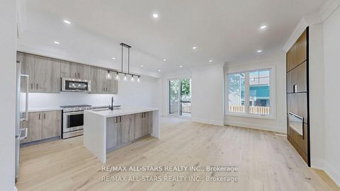 Photo 5 at 48 Third Avenue S, Uxbridge